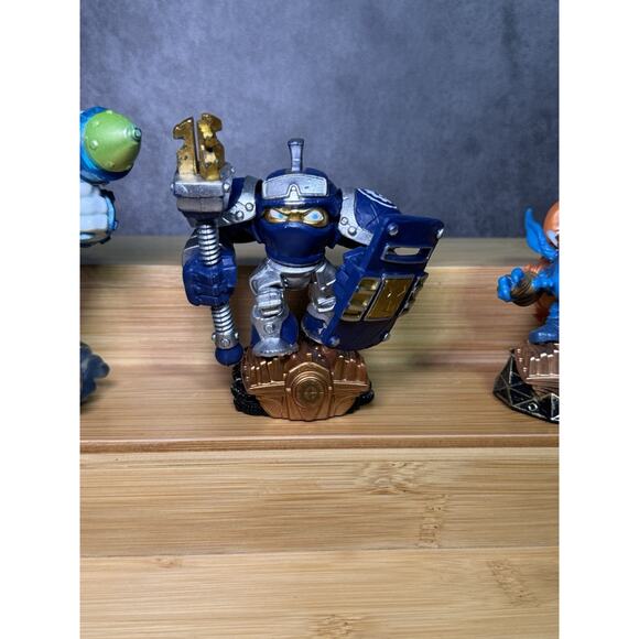 Skylanders SuperChargers Big Bubble Pop Fizz, Dive-Clops, & High Volt - Picture 3 of 4
